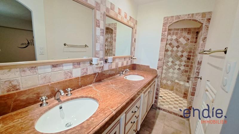 Maison - 172 m² - 5 pièces