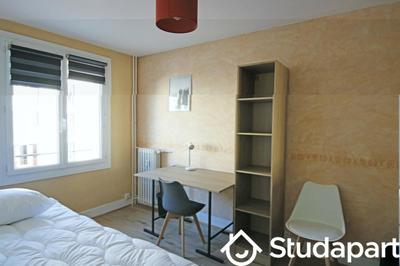 Chambre - 10 m² - 1 pièce