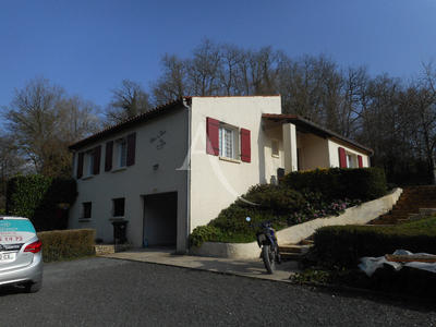 Maison - 93 m² - 5 pièces