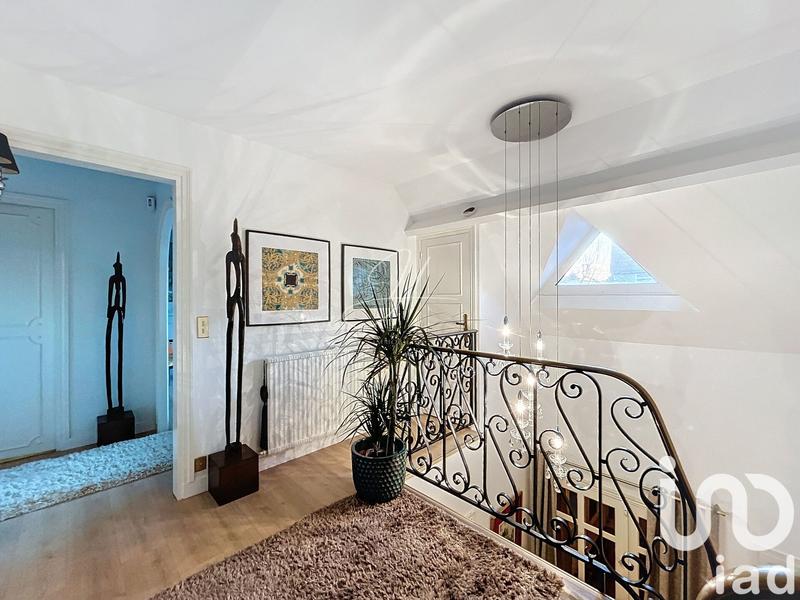 Maison - 190 m² - 8 pièces