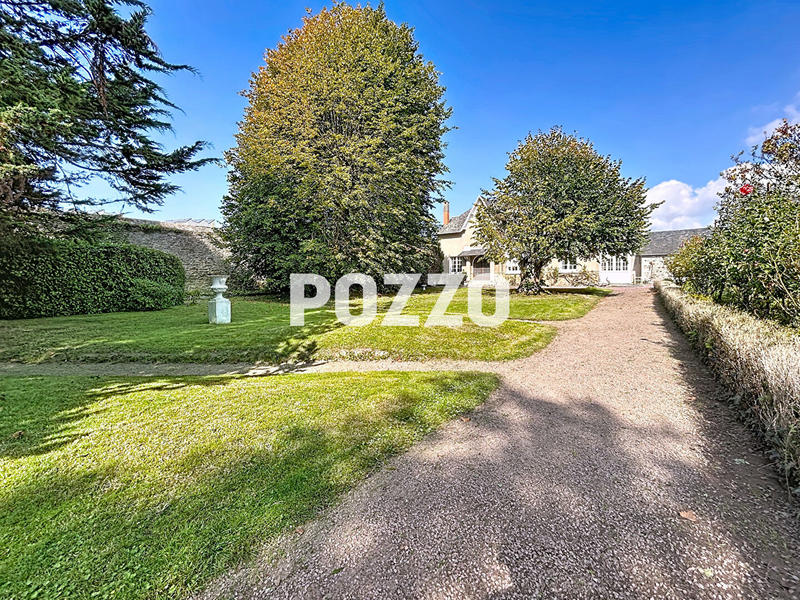 Maison - 177 m² - 8 pièces