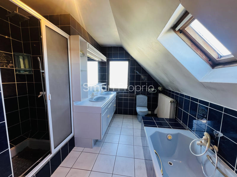 Maison - 166 m² - 6 pièces