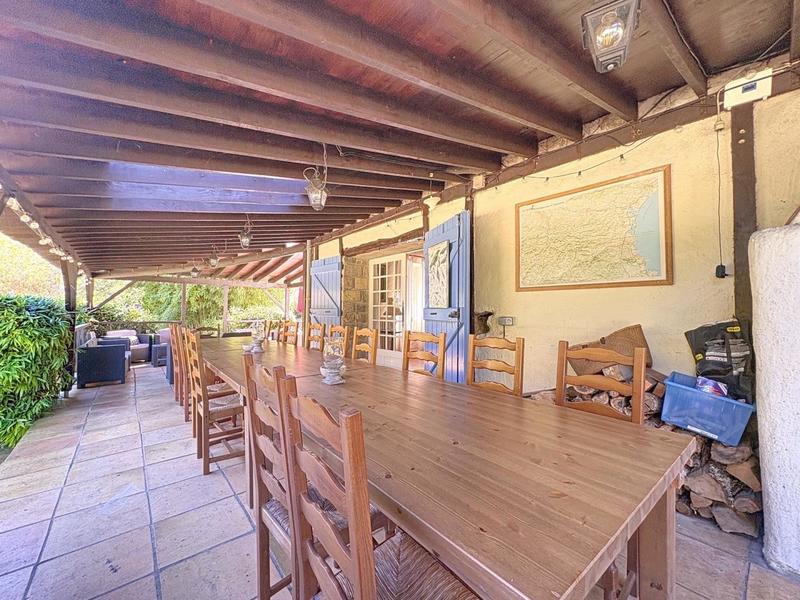 Maison - 463 m² - 19 pièces