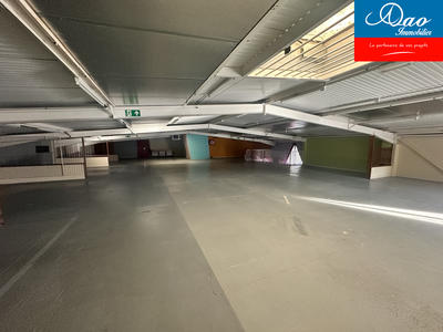Local commercial - 963 m²