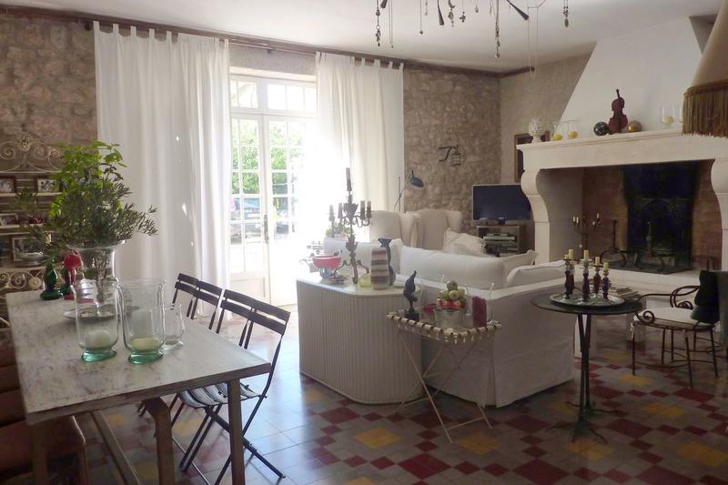 Mas - 250 m² - 7 pièces