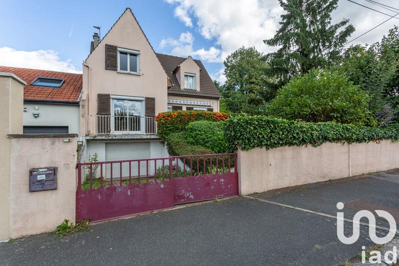 Maison - 121 m² - 6 pièces