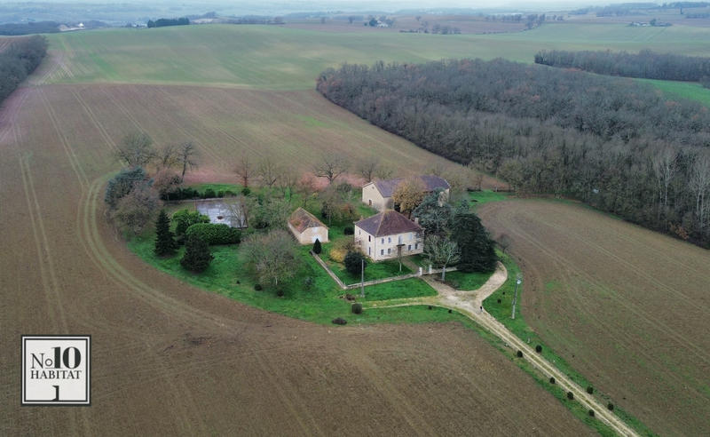 Maison - 280 m² - 7 pièces