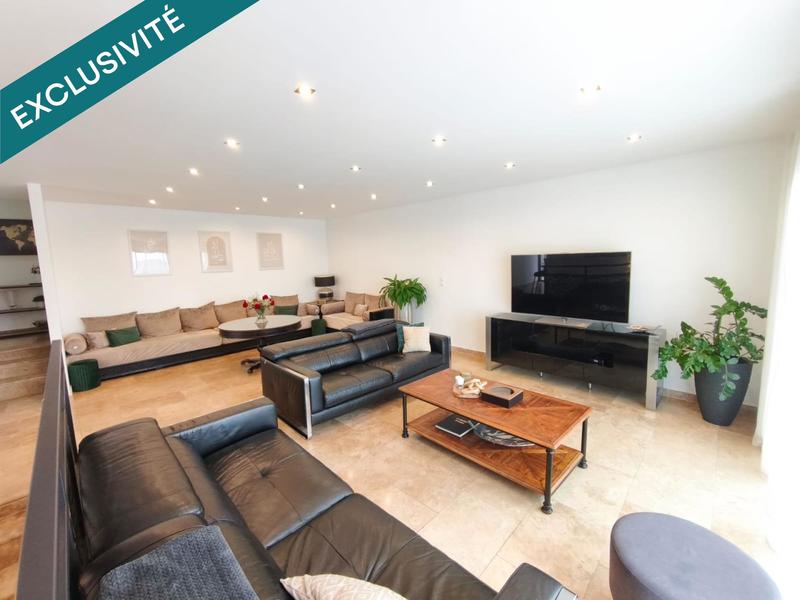 Maison - 180 m² - 7 pièces