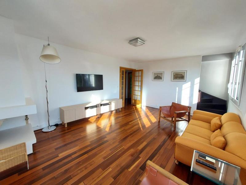 Maison - 171 m² - 7 pièces