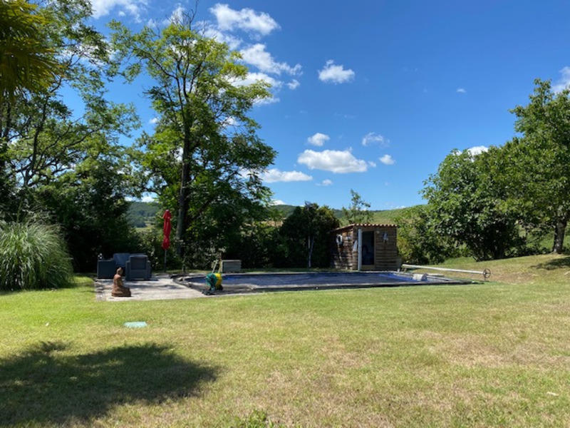 Maison - 260 m² - 9 pièces