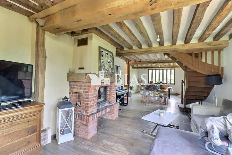 Maison traditionnelle - 150 m² - 6 pièces