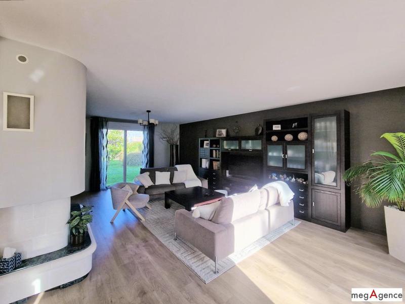 Maison - 203 m² - 7 pièces