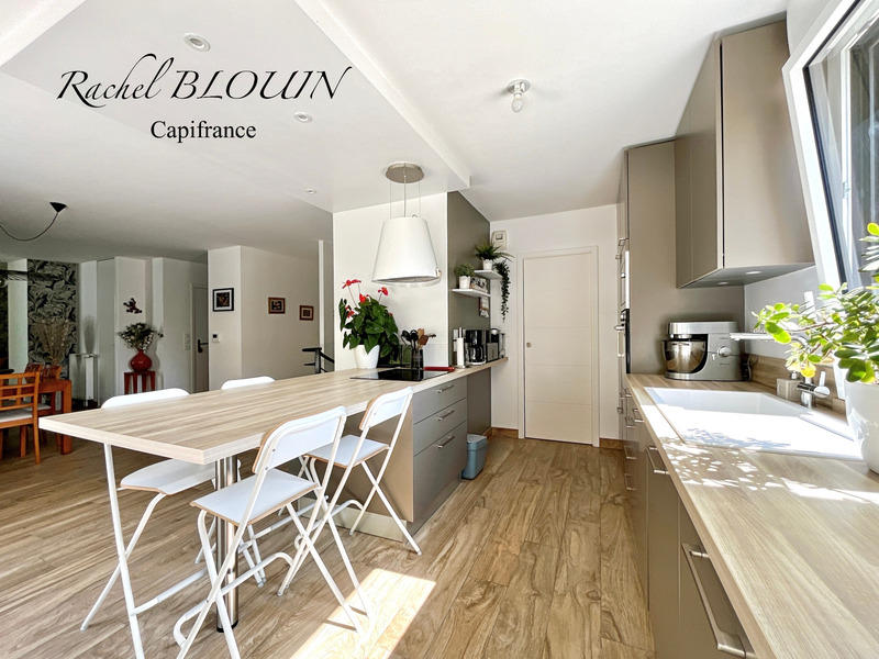 Appartement - 150 m² - 8 pièces