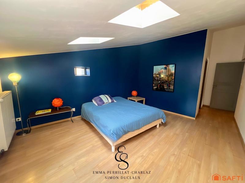 Maison - 244 m² - 8 pièces