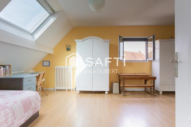 Maison - 182 m² - 9 pièces