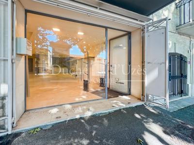 Local commercial - 80 m² - 3 pièces