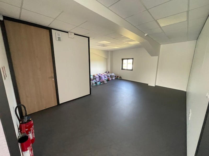 Local d'activité / Entrepôt - 660 m²
