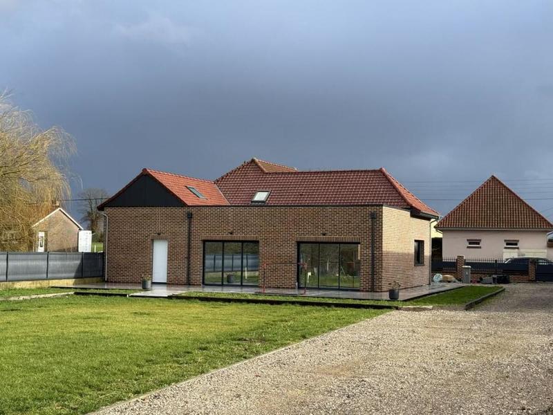 Propriété - 229 m² - 12 pièces