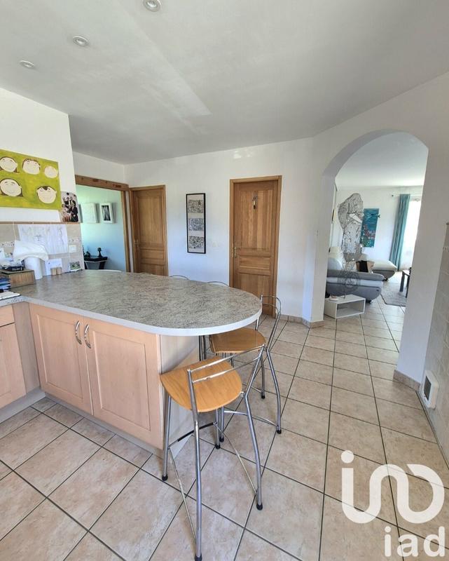 Maison - 250 m² - 7 pièces