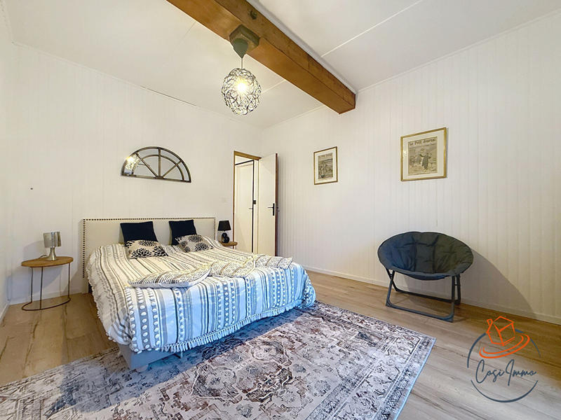 Maison - 205 m² - 7 pièces