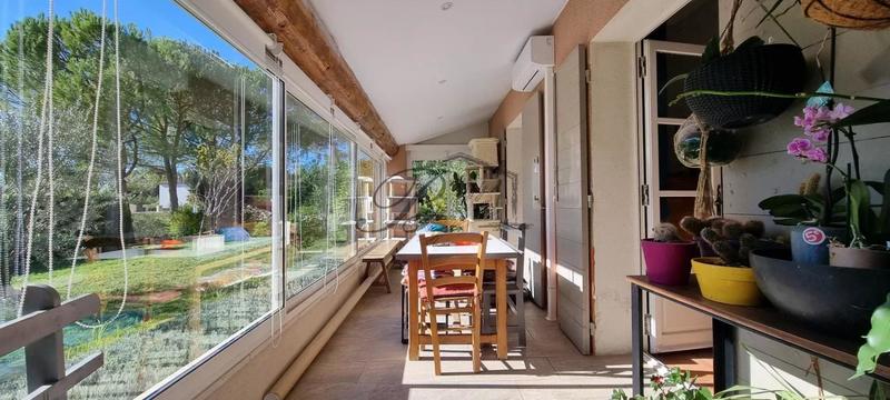 Villa - 215 m² - 8 pièces