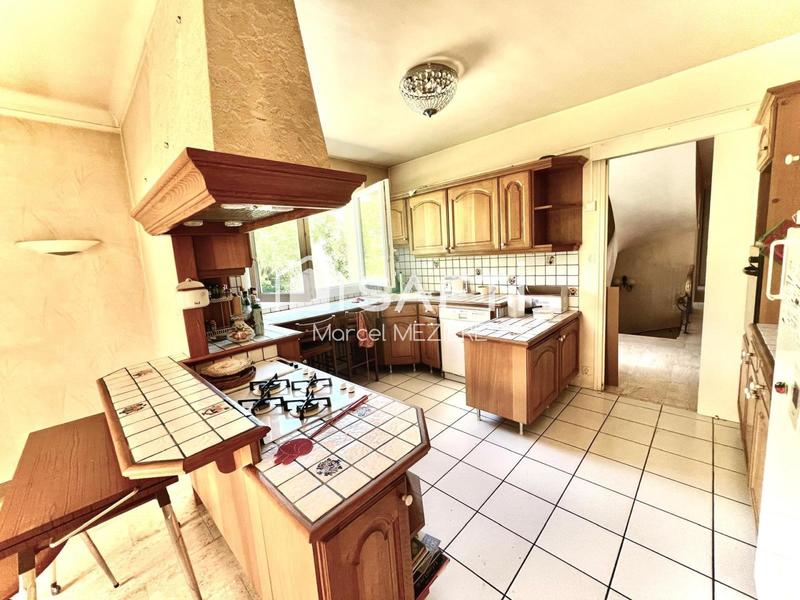 Maison - 200 m² - 8 pièces