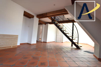 Appartement - 152 m² - 6 pièces