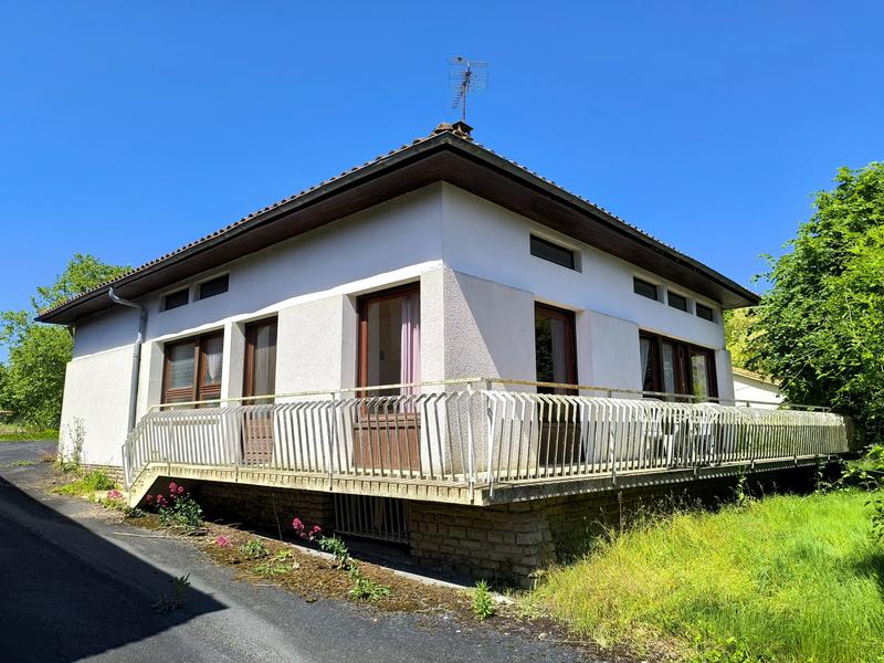 Maison - 167 m² - 7 pièces