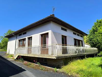 Maison - 167 m² - 7 pièces