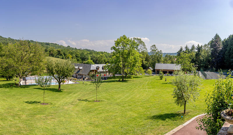 Demeure - 836 m² - 18 pièces