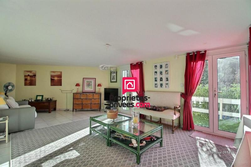 Maison - 225 m² - 7 pièces