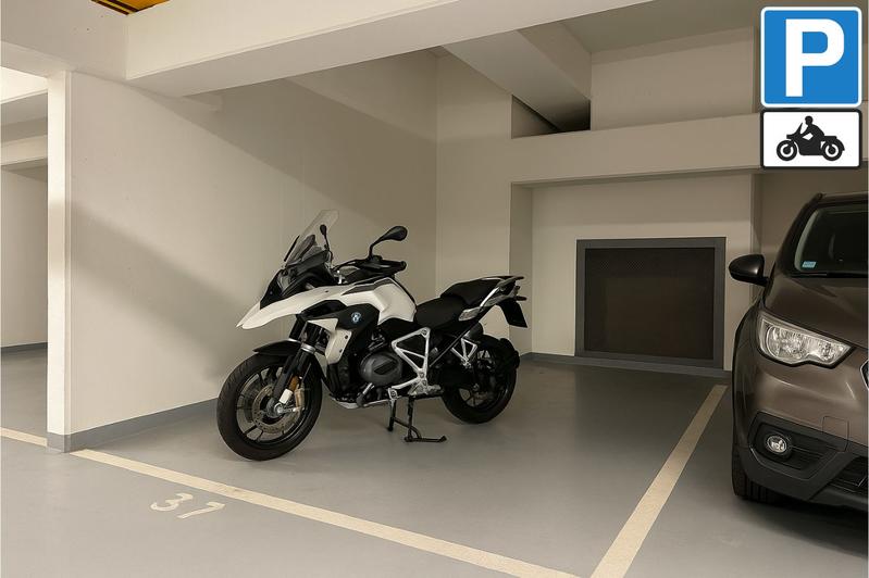 Parking / Garage - 3 m²