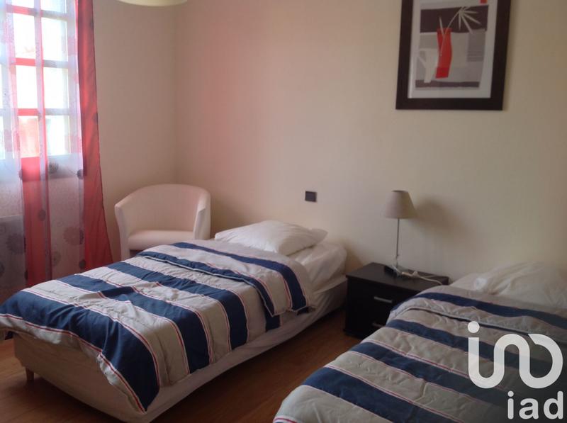 Maison - 330 m² - 8 pièces