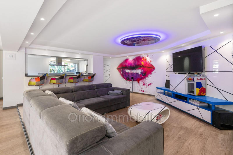 Maison - 215 m² - 6 pièces