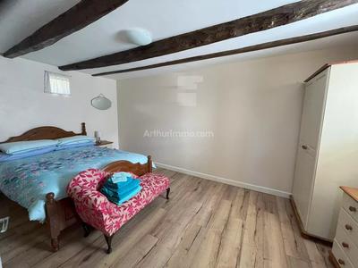 Maison - 241 m² - 13 pièces