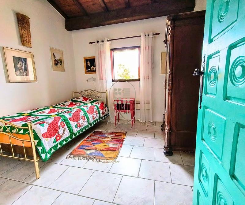 Mas - 250 m² - 11 pièces