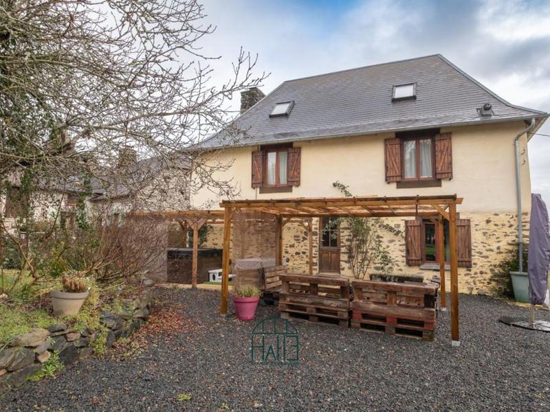 Maison - 140 m² - 6 pièces