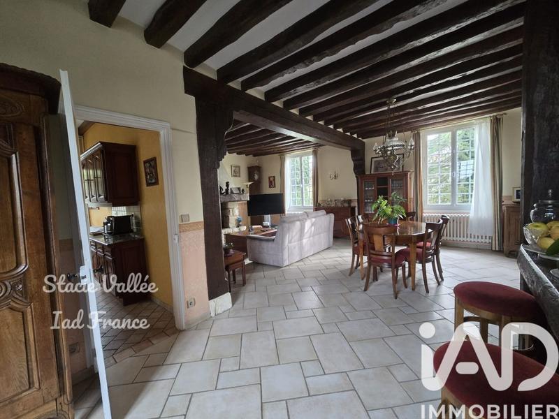 Maison - 201 m² - 9 pièces