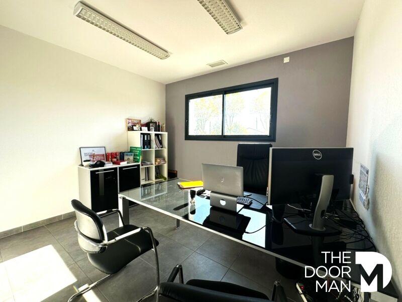 Bureau - 218 m² - 7 pièces