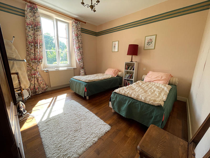 Maison - 185 m² - 7 pièces