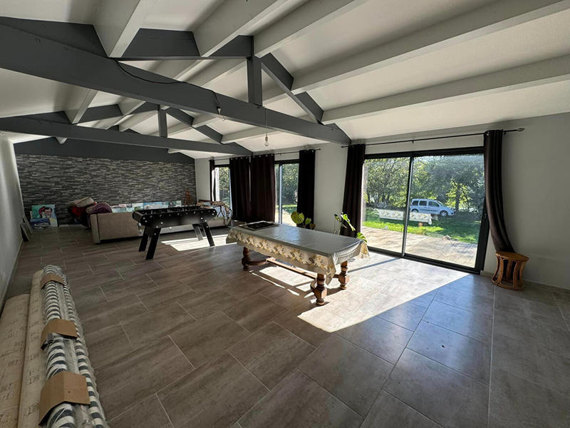 Maison - 278 m² - 10 pièces