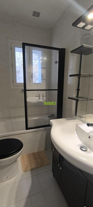 Maison en pierre - 77 m² - 3 pièces