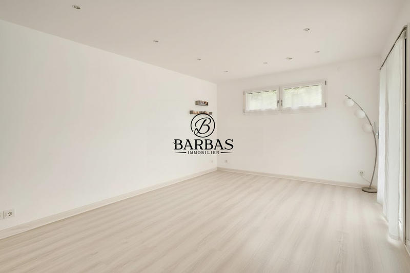 Appartement - 302 m² - 10 pièces