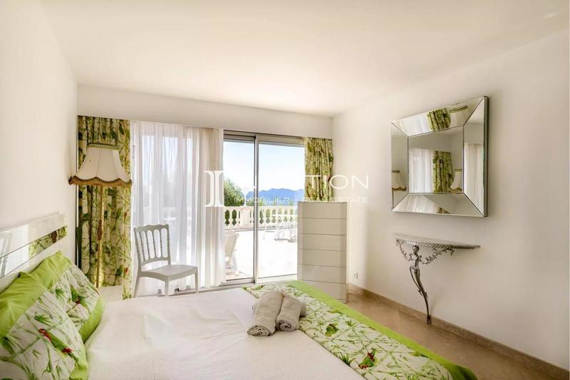 Villa - 320 m² - 6 pièces