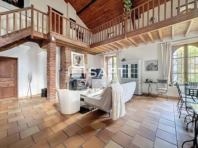 Maison - 200 m² - 7 pièces