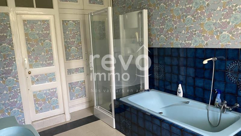 Maison - 221 m² - 11 pièces