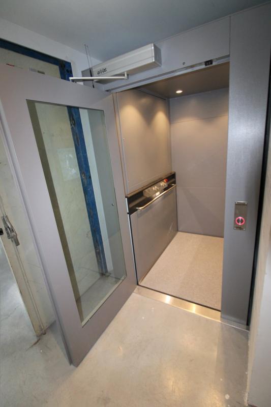 Local d'activité / Entrepôt - 1 790 m² - 10 pièces