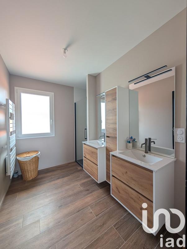 Maison - 237 m² - 8 pièces