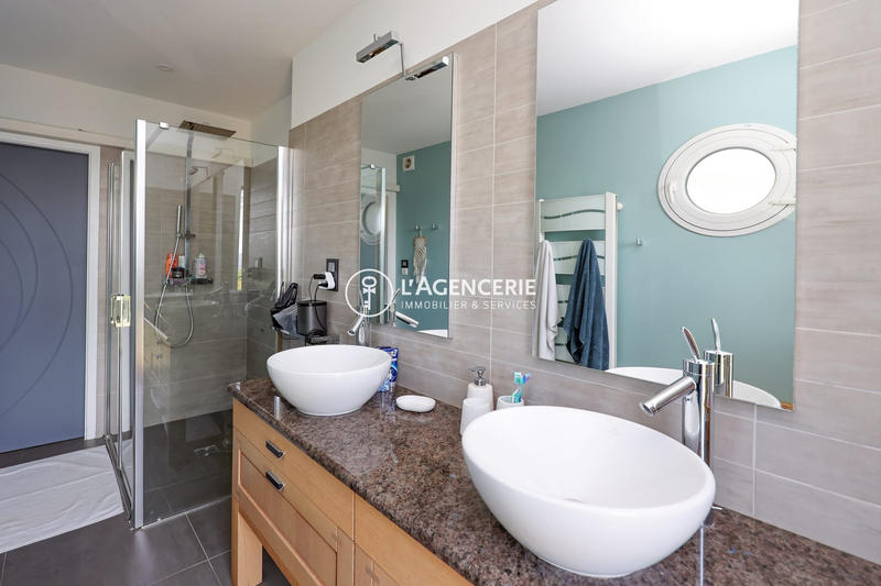 Villa - 210 m² - 6 pièces