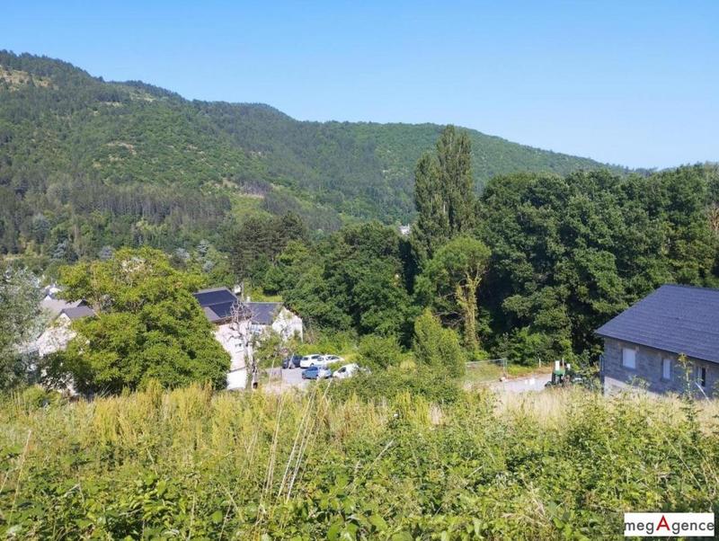 Terrain constructible - 673 m²